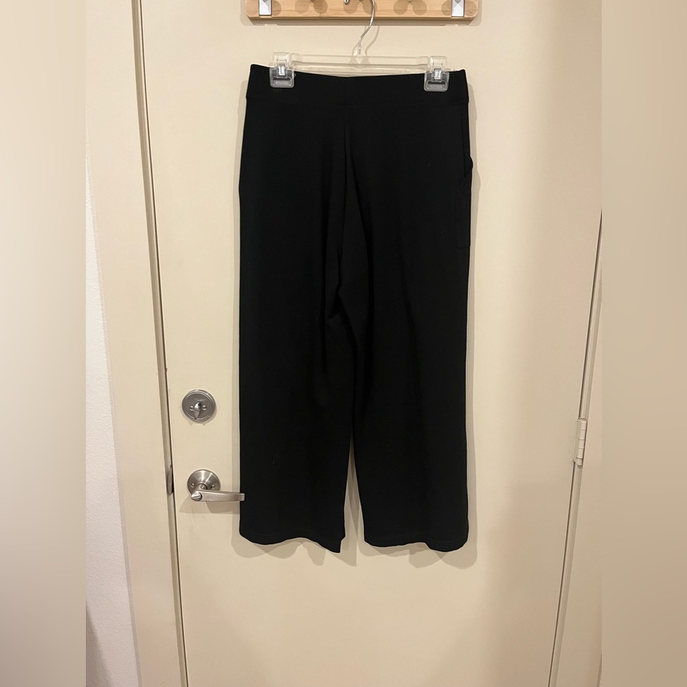 Black Wide-Leg Cropped Pants